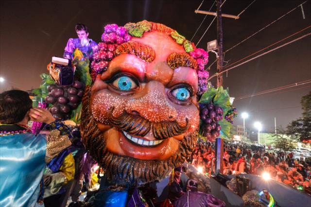 A Krewe of Bacchus Mardi Gras parade float makes its way along the parade route in New Orleans -- Photo by: Chris Owens