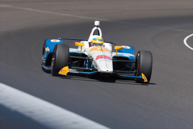Gabby Chaves sails out of Turn 1 during the final practice for the 102nd Indianapolis 500 during Miller Lite Carb Day at the Indianapolis Motor Speedway -- Photo by: James  Black