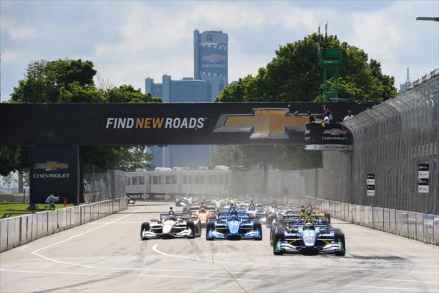 Alexander Rossi leads the field into Turn 1 to start Race 2 of the Chevrolet Detroit Grand Prix at Belle Isle Park -- Photo by: James  Black