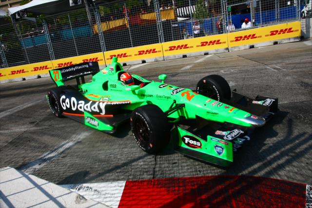 James Hinchcliffe dives into Turn 1 during the Grand Prix of Baltimore -- Photo by: Bret Kelley