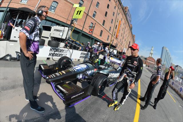 Tony Kanaan prepares for the final warmup for the Grand Prix of Baltimore -- Photo by: John Cote