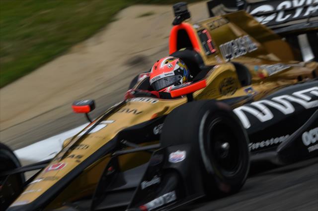 James Hinchcliffe navigates the Turn 8-9 Esses section during qualifications for the Honda Indy Grand Prix of Alabama -- Photo by: Christopher Owens