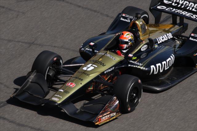 James Hinchcliffe roars down the frontstretch during qualifications for the Honda Indy Grand Prix of Alabama -- Photo by: Matt Fraver