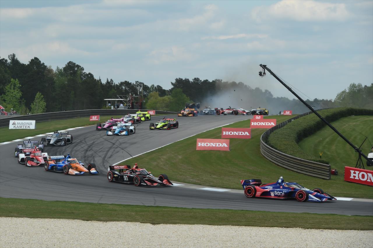 First lap incident - Honda Grand Prix of Alabama -- Photo by: Chris Owens