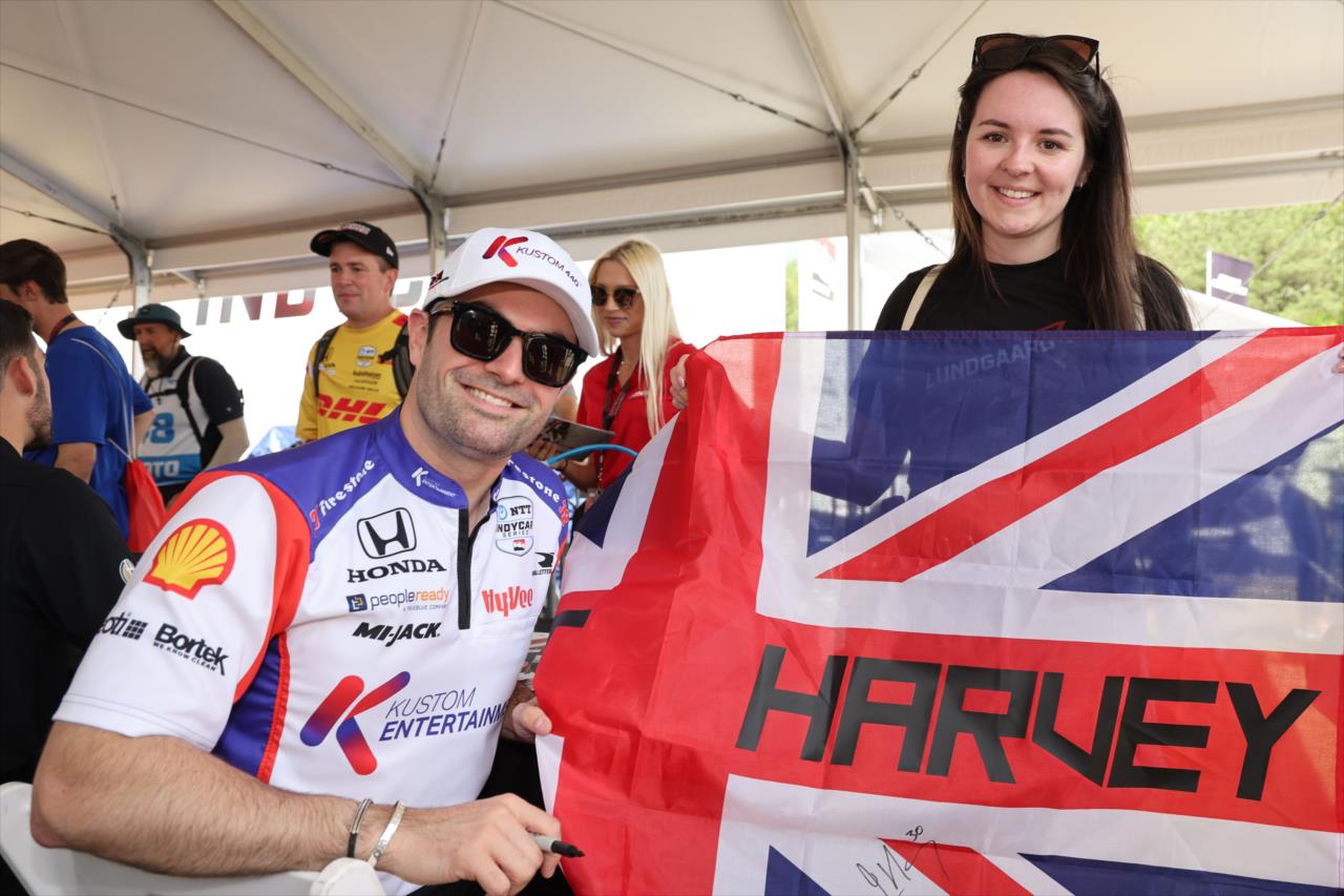 Jack Harvey and Fan - Children's of Alabama Indy Grand Prix - By: Chris Owens -- Photo by: Chris Owens