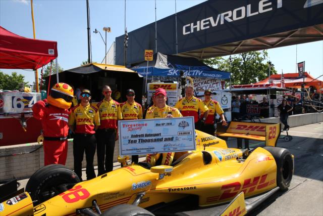 Ryan Hunter-Reay accepts the Firestone Performance award for Andretti Autosport for their pit stop performance at the Indianapolis 500 -- Photo by: Chris Jones
