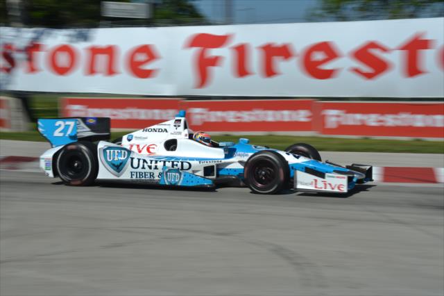James Hinchcliffe apexes Turn 5 during Race 1 of the Chevrolet Indy Dual in Detroit -- Photo by: Chris Owens