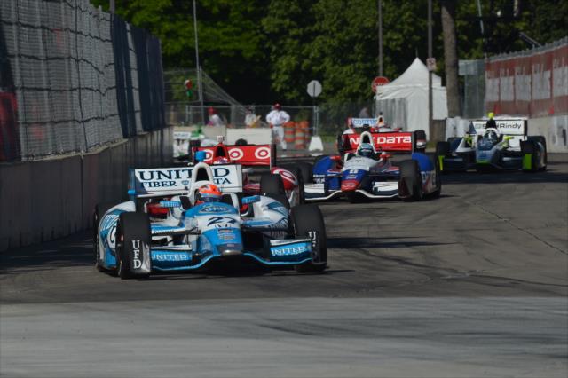 James Hinchcliffe leads a pack heading into Turn 5 during Race 1 of the Chevrolet Indy Dual in Detroit -- Photo by: Chris Owens