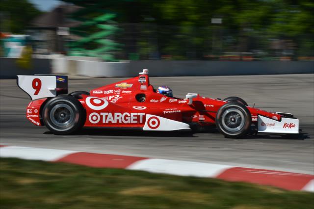 Scott Dixon exits Turn 3 during Race 1 of the Chevrolet Indy Dual in Detroit -- Photo by: Chris Owens