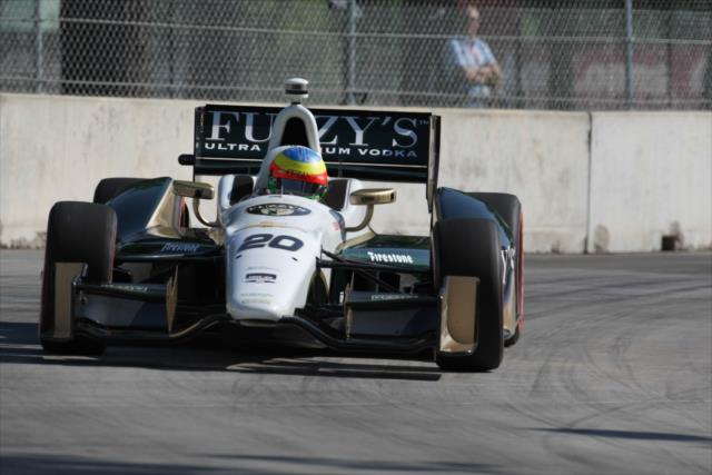 Mike Conway on course during qualifications for Race 1 of the Chevrolet Indy Dual in Detroit -- Photo by: Joe Skibinski