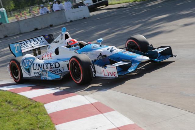 James Hinchcliffe on course during qualifications for Race 1 of the Chevrolet Indy Dual in Detroit -- Photo by: Joe Skibinski