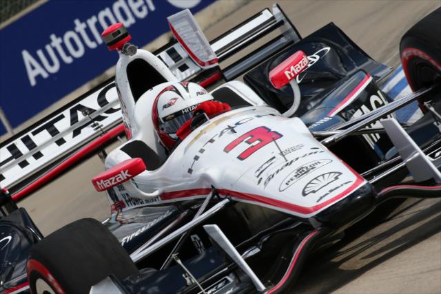 Helio Castroneves rolls through Turn 8 during practice for the Chevrolet Detroit Grand Prix -- Photo by: Bret Kelley