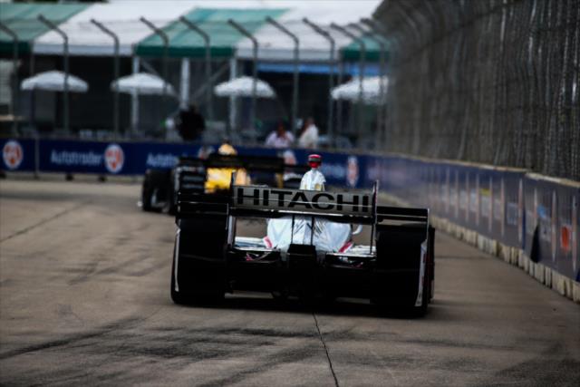 Helio Castroneves sets sail toward Turn 9 during practice for the Chevrolet Detroit Grand Prix -- Photo by: Bret Kelley
