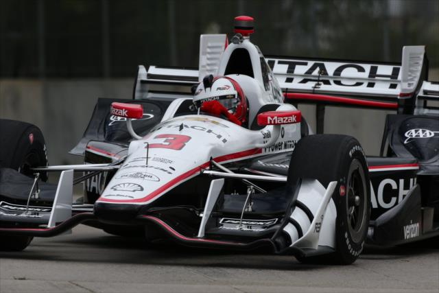Helio Castroneves sets up for Turn 11 during practice for the Chevrolet Detroit Grand Prix -- Photo by: Bret Kelley