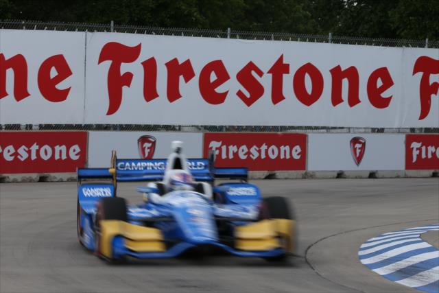 Scott Dixon hammers into the apex of  Turn 5 during practice for the Chevrolet Detroit Grand Prix -- Photo by: Chris Jones