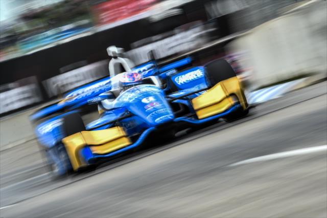 Scott Dixon screeches into Turn 2 during practice for the Chevrolet Detroit Grand Prix -- Photo by: Chris Owens