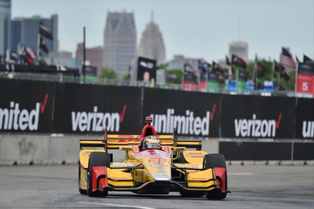Ryan Hunter-Reay dives into Turn 2 during practice for the Chevrolet Detroit Grand Prix -- Photo by: Chris Owens