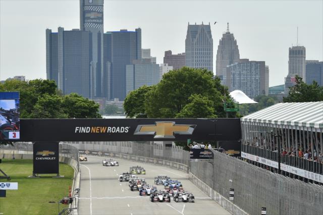 The green flag flies to start Race 1 of the Chevrolet Detroit Grand Prix -- Photo by: Chris Owens