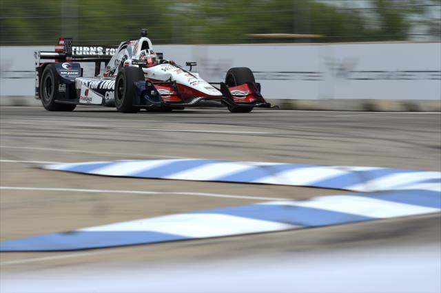 Graham Rahal sets up for Turn 7 during Race 1 of the Chevrolet Detroit Grand Prix -- Photo by: Chris Owens
