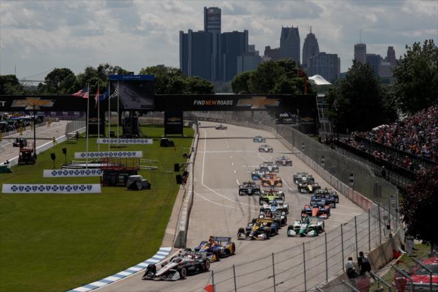 Start of race 2 at the Chevrolet Detroit Grand Prix -- Photo by: Joe Skibinski
