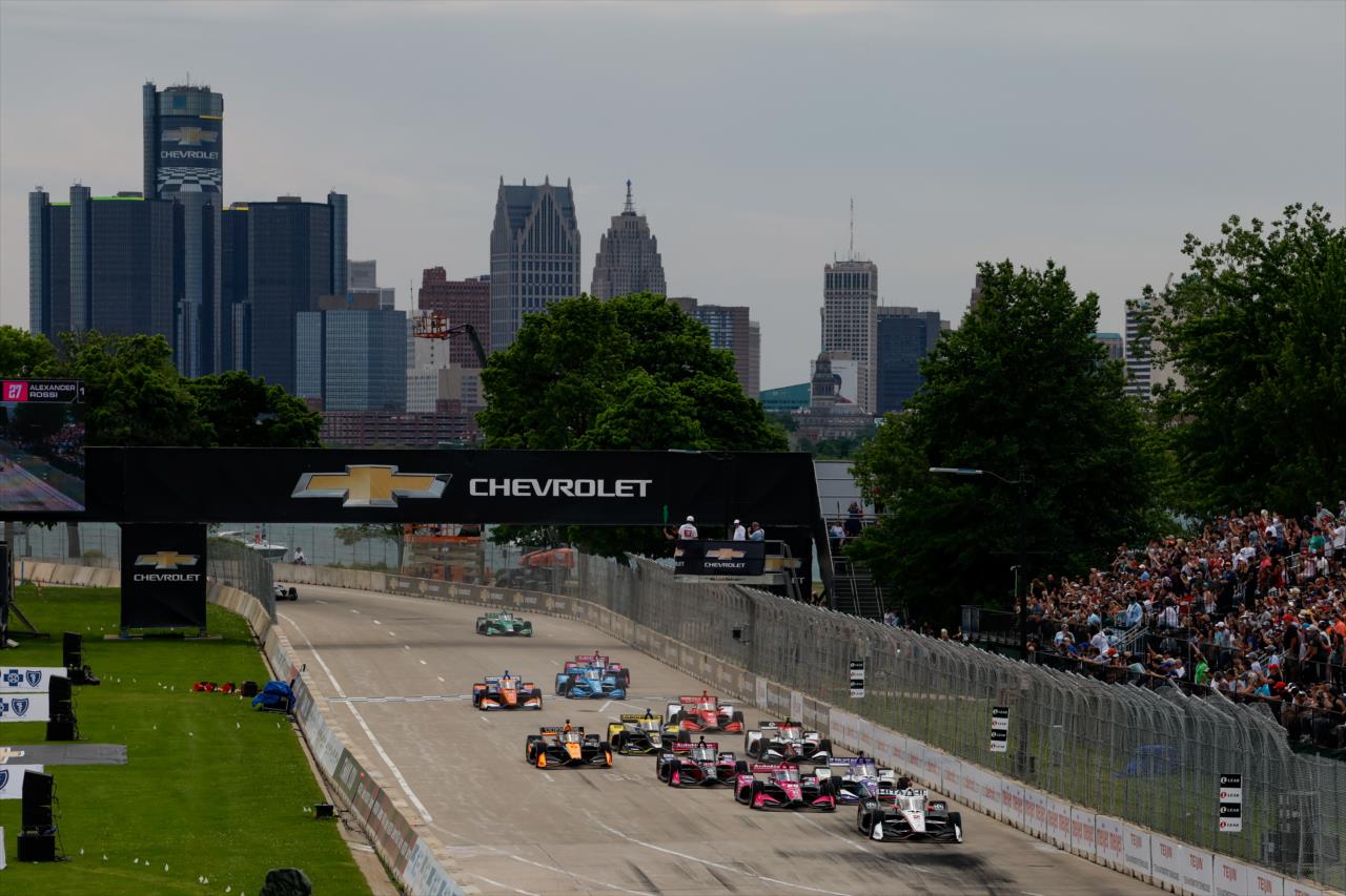 Start of the Chevrolet Detroit Grand Prix - By: Joe Skibinski -- Photo by: Joe Skibinski