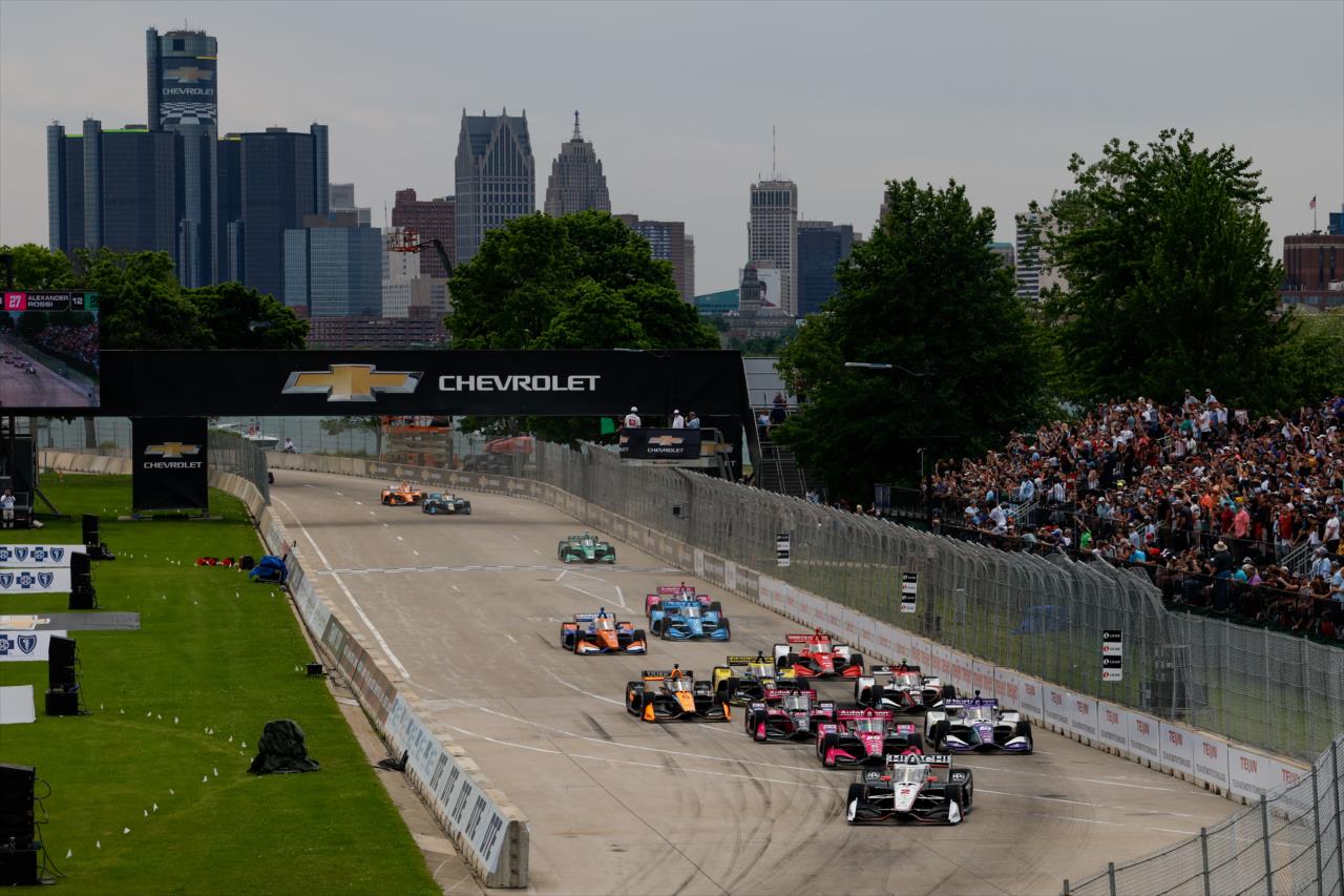 Start of the Chevrolet Detroit Grand Prix - By: Joe Skibinski -- Photo by: Joe Skibinski