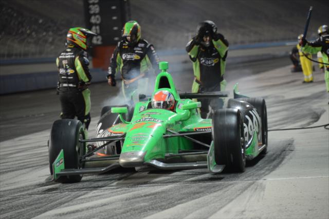 James Hinchcliffe leaves his pit stall after a pit stop during the MAVTV 500 -- Photo by: Chris Owens