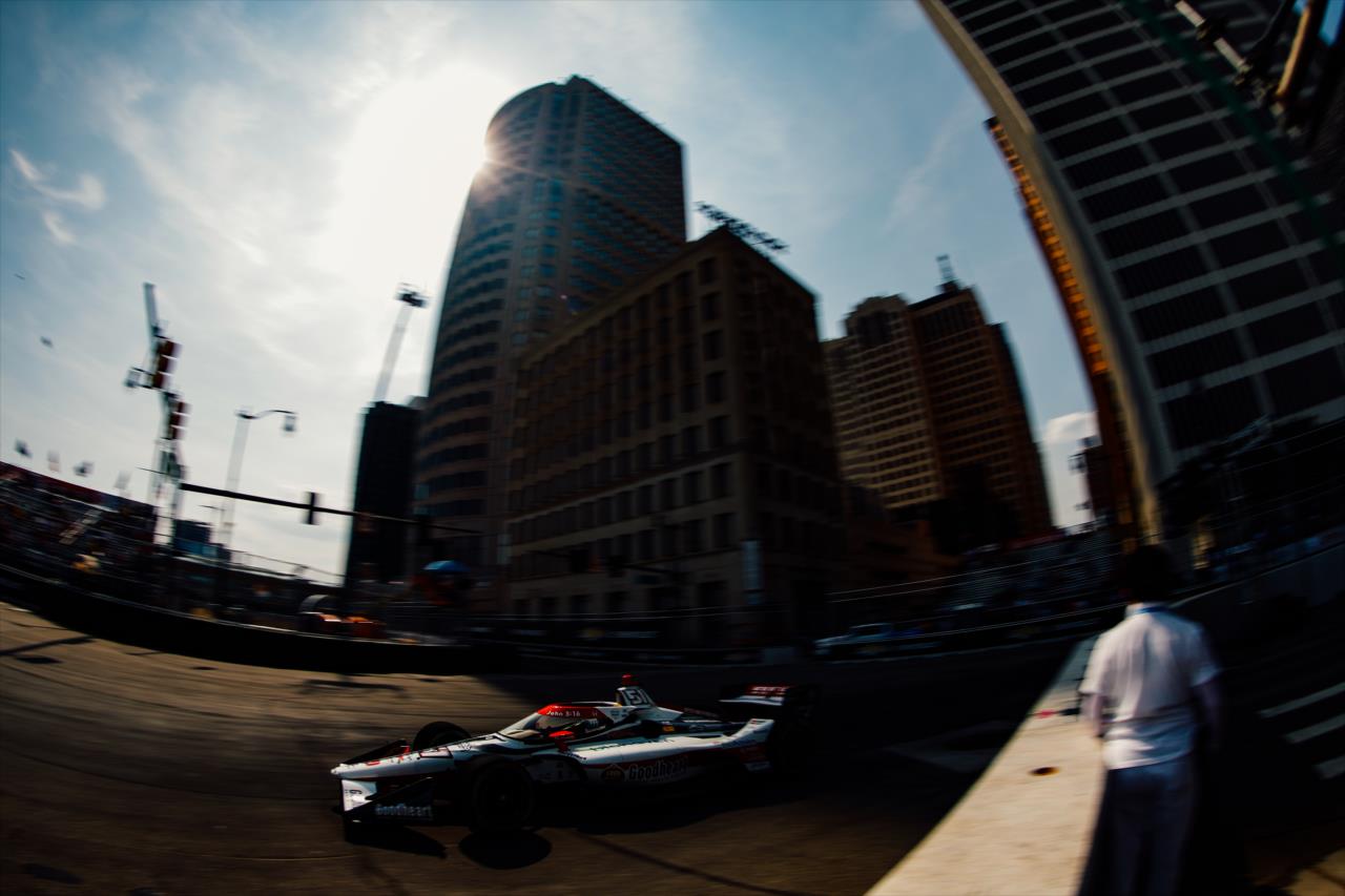 Sting Ray Robb - Chevrolet Detroit Grand Prix presented by Lear - By: Joe Skibinski -- Photo by: Joe Skibinski