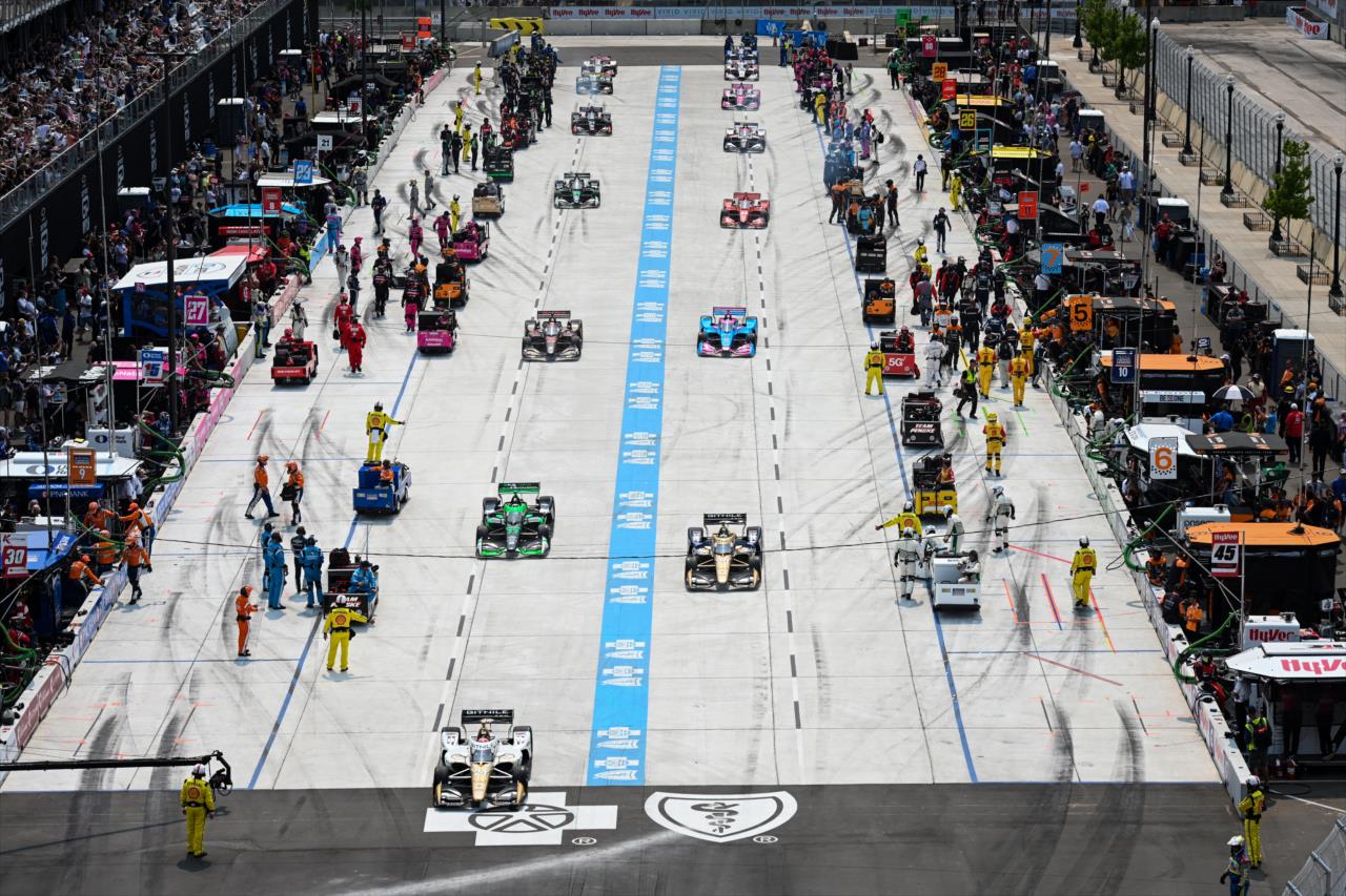 Starting Grid - Chevrolet Detroit Grand Prix presented by Lear - By: James Black -- Photo by: James  Black