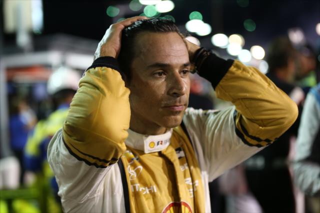 Helio Castroneves frustrated on pit lane following his 4th Place finish in the Bommarito Automotive Group 500 at Gateway Motorsports Park -- Photo by: Chris Jones