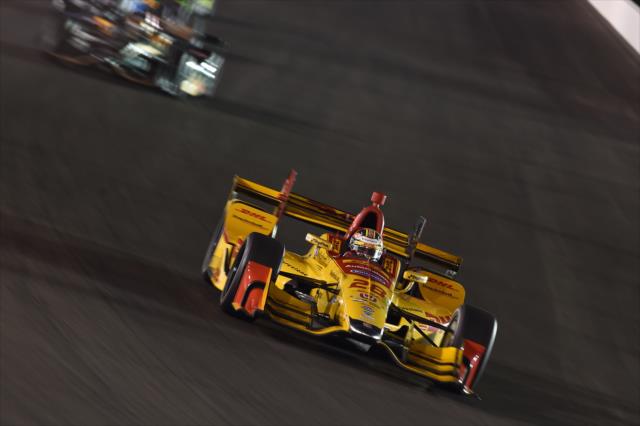 Ryan Hunter-Reay sets up for Turn 1 during the Bommarito Automotive Group 500 at Gateway Motorsports Park -- Photo by: Chris Owens