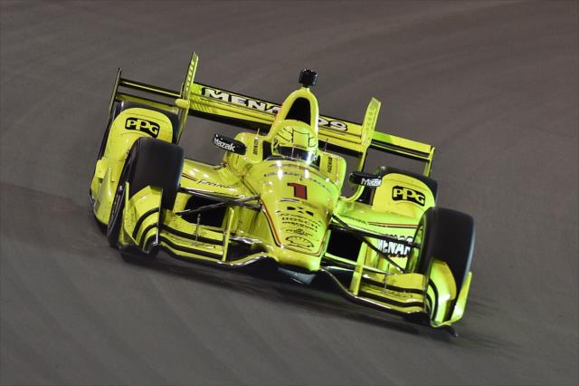 Simon Pagenaud dives into Turn 1 during the Bommarito Automotive Group 500 at Gateway Motorsports Park -- Photo by: Chris Owens