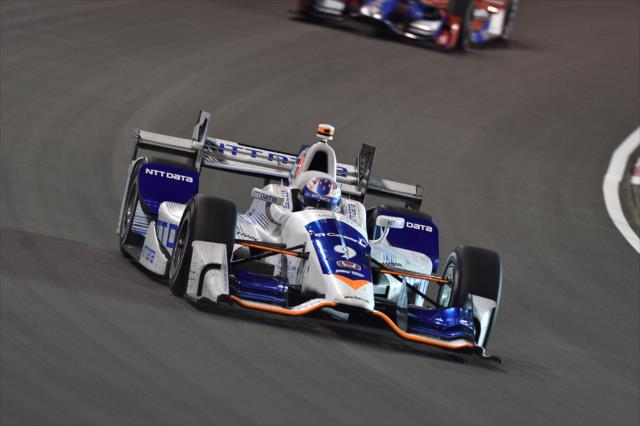Scott Dixon dives into Turn 1 during the Bommarito Automotive Group 500 at Gateway Motorsports Park -- Photo by: Chris Owens