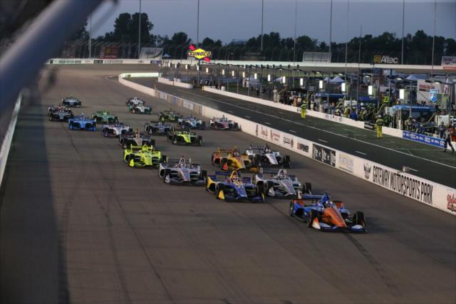 Scott Dixon leads the field to the green flag to start the Bommarito Automotive Group 500 at Gateway Motorsports Park -- Photo by: Chris Jones
