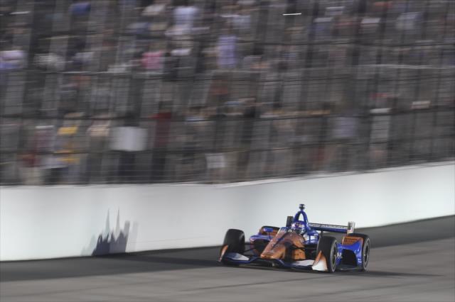 Scott Dixon streaks down the frontstretch during the Bommarito Automotive Group 500 at Gateway Motorsports Park -- Photo by: Chris Owens