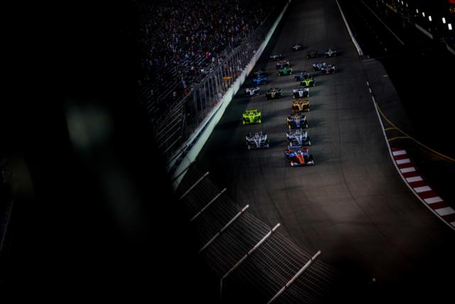 Scott Dixon leads the field into Turn 1 to start the Bommarito Automotive Group 500 at Gateway Motorsports Park -- Photo by: Shawn Gritzmacher