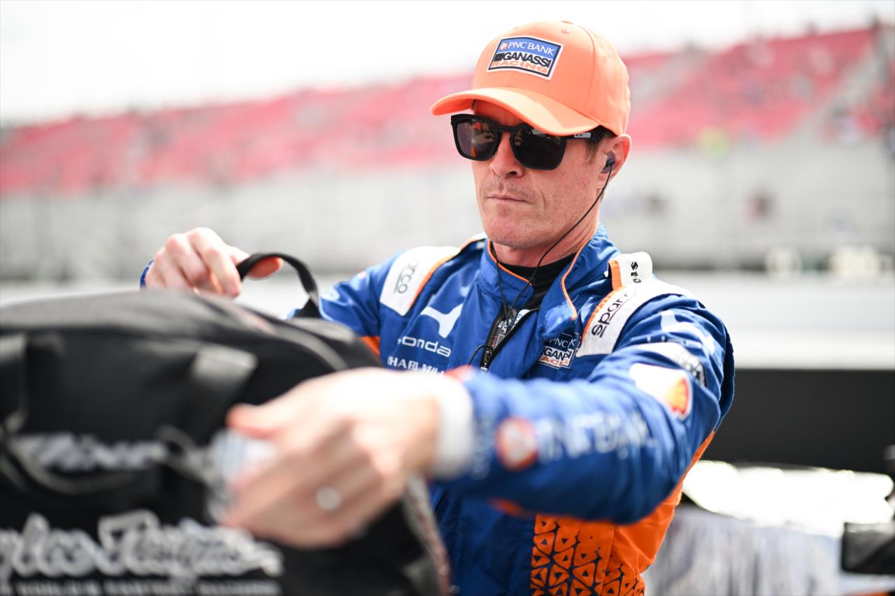 Scott Dixon - Bommarito Automotive Group 500 - By: James Black -- Photo by: James  Black