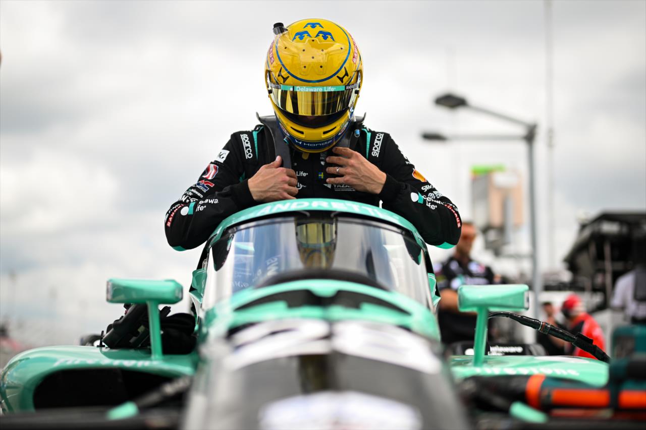 Marcus Ericsson - Bommarito Automotive Group 500 - By: James Black -- Photo by: James  Black