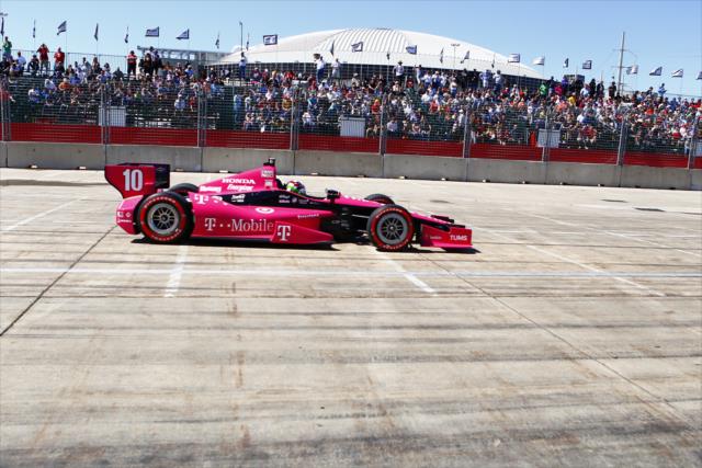 Dario Franchitti exits the Turn 2 chicane during Race 2 of the Shell and Pennzoil Grand Prix of Houston -- Photo by: Bret Kelley