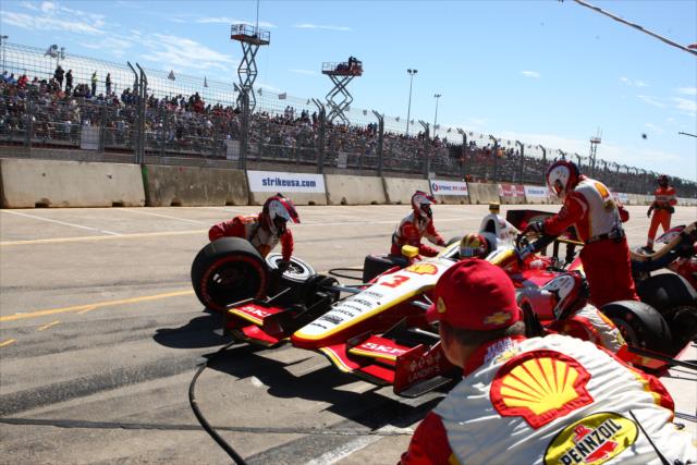 The Team Penske team perform a late-race pitstop during Race 2 of the Shell and Pennzoil Grand Prix of Houston -- Photo by: Chris Jones
