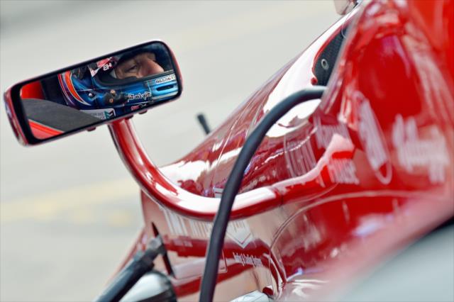 Tony Kanaan prepares himself for Qualifying. -- Photo by: Chris Owens