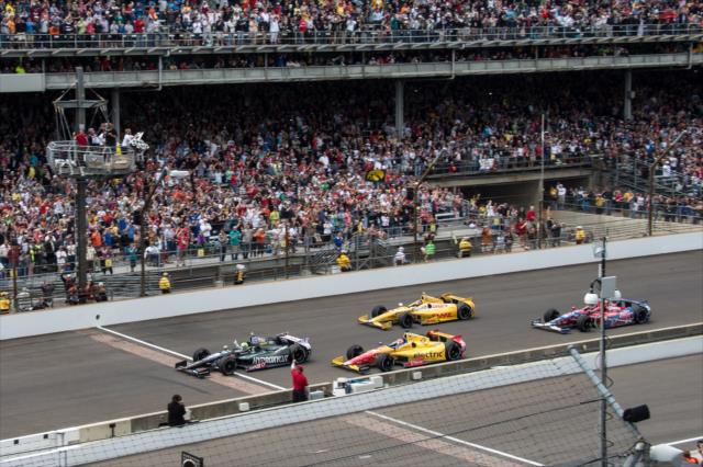 Tony Kanaan wins the Indianapolis 500 -- Photo by: Pete Howard
