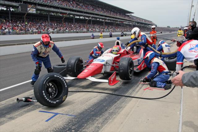 Pit stop action -- Photo by: Richard Dowdy