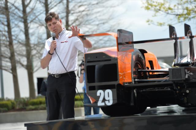VP, COO of HPD Steve Eriksen discusses the Honda Super Speedway Aero Kit for the 2015 Indianapolis 500 -- Photo by: Chris Owens