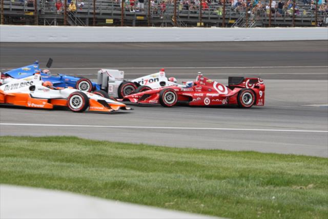 Turn 1 incident during the Angie's List Grand Prix of Indianapolis -- Photo by: Leigh Spargur