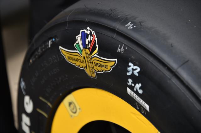 The Indianapolis Motor Speedway wheel-and-wing logo on Oriol Servia's Firestone tire -- Photo by: Dana Garrett