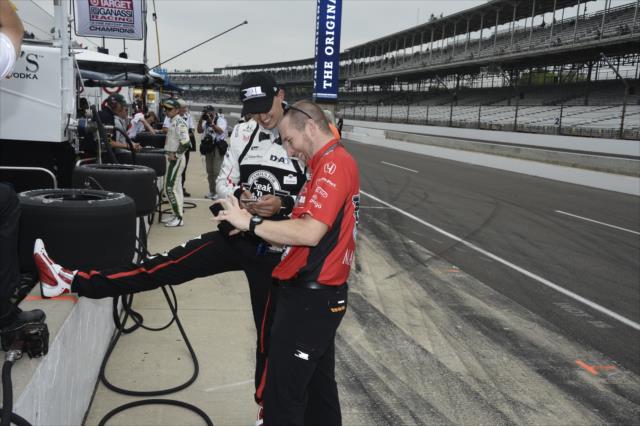 Graham Rahal prepares for qualifying -- Photo by: Jim Haines