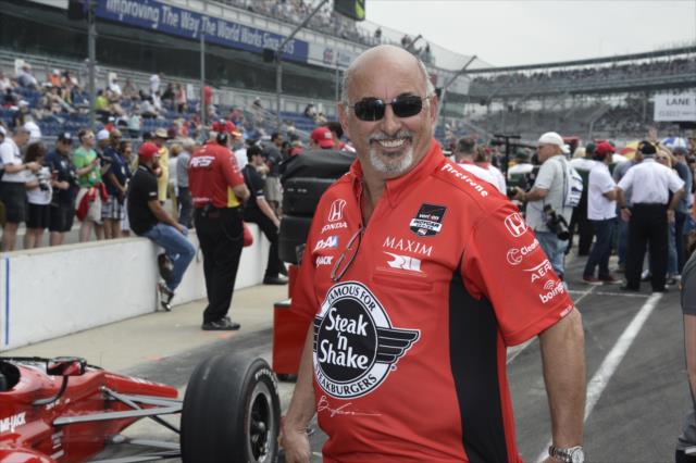 Bobby Rahal in pit lane -- Photo by: Jim Haines