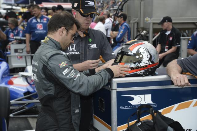 Oriol Servia prepares for qualifying for the Indianapolis 500 -- Photo by: Jim Haines