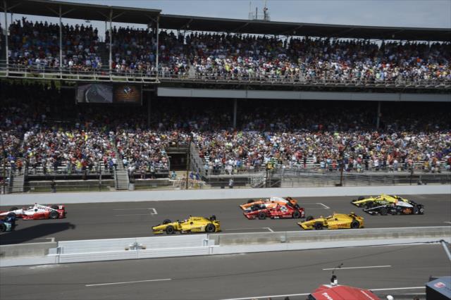 The start of the 99th Running of the Indianapols 500 -- Photo by: Jim Haines